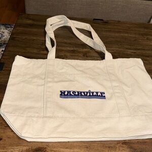Nashville Tennessee canvas tote bag unisex with front pocket blue / white